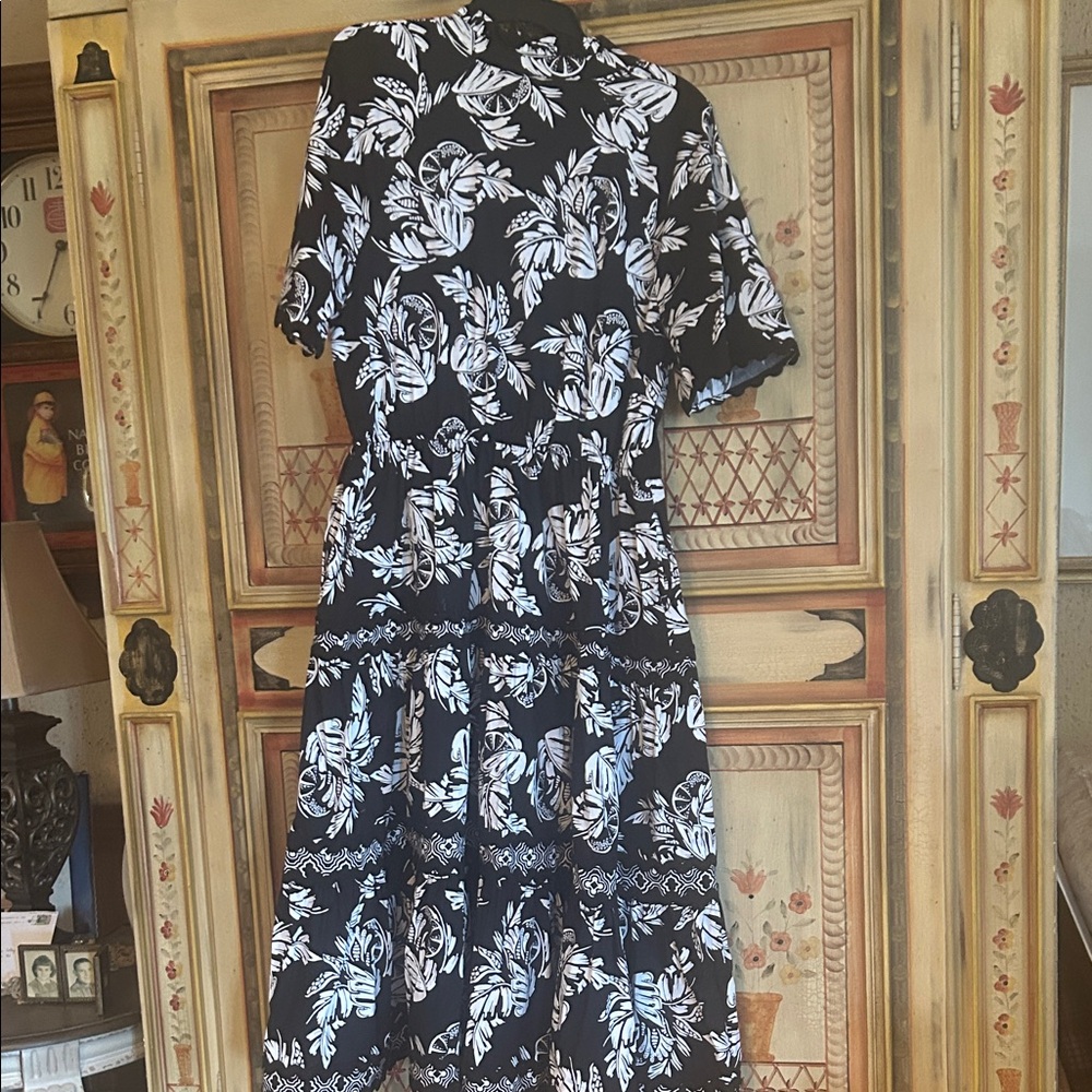 crown & ivy Black and White Botanical Tiered Midi Dress NWOT - Picture 5 of 7